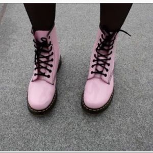Light pink doc martens size 5M (6,6.5) NEW!